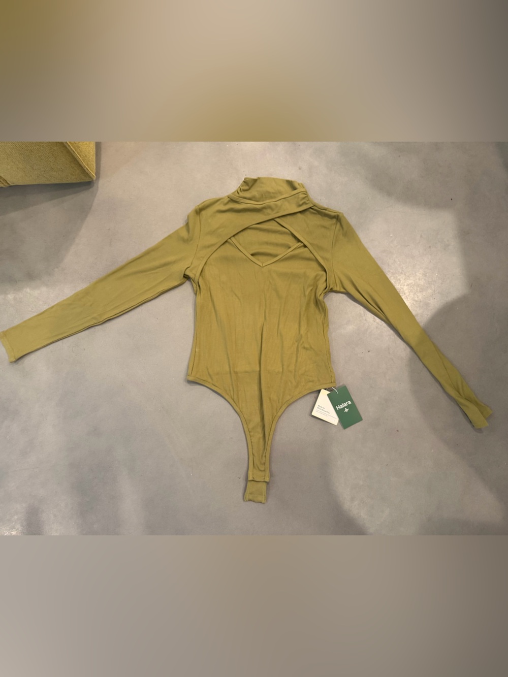 NWT Halara Olive Green Ribbed Cutout Bodysuit Size Medium
